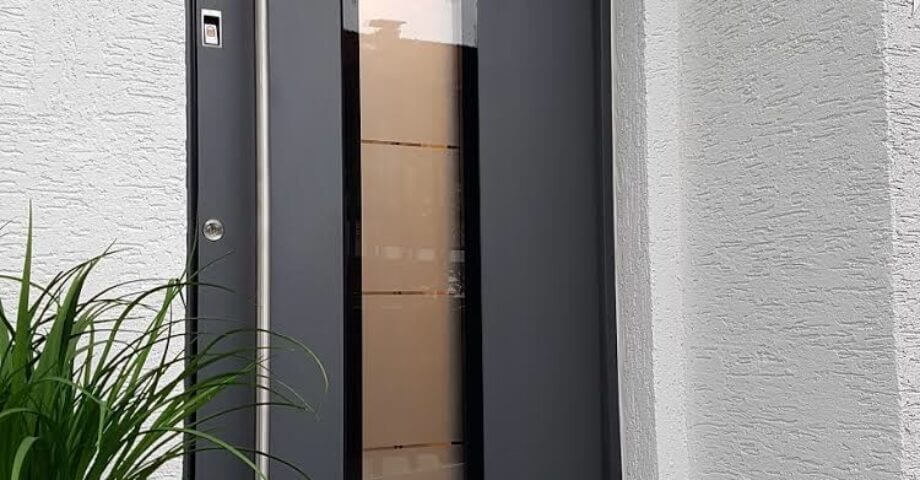 comment isoler phoniquement sa porte d'entrée - Aluminium, Métal